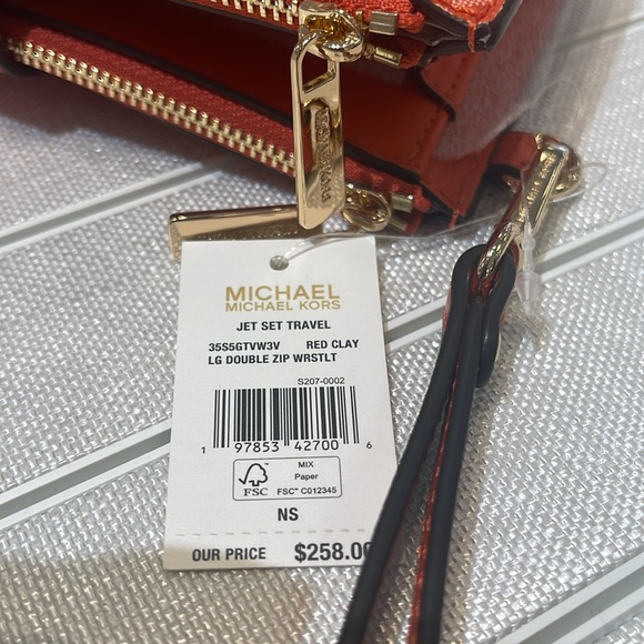 Michael Kors Jet Set Lg Ombré Signature Logo Double Zip Wallet Wristlet
RED - Picture 9 of 16